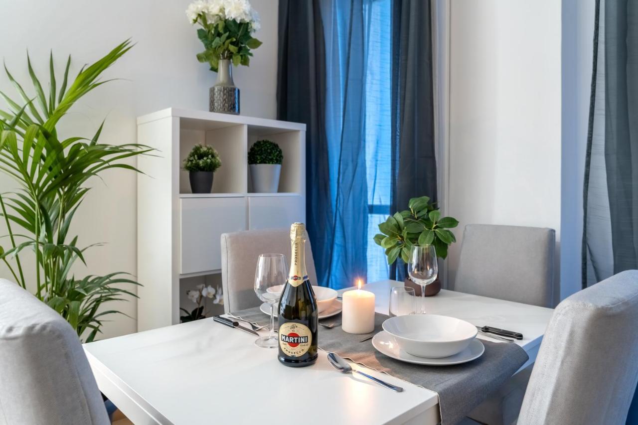 Suite 1,2 Porta Milano Centro Parking Free Exteriör bild